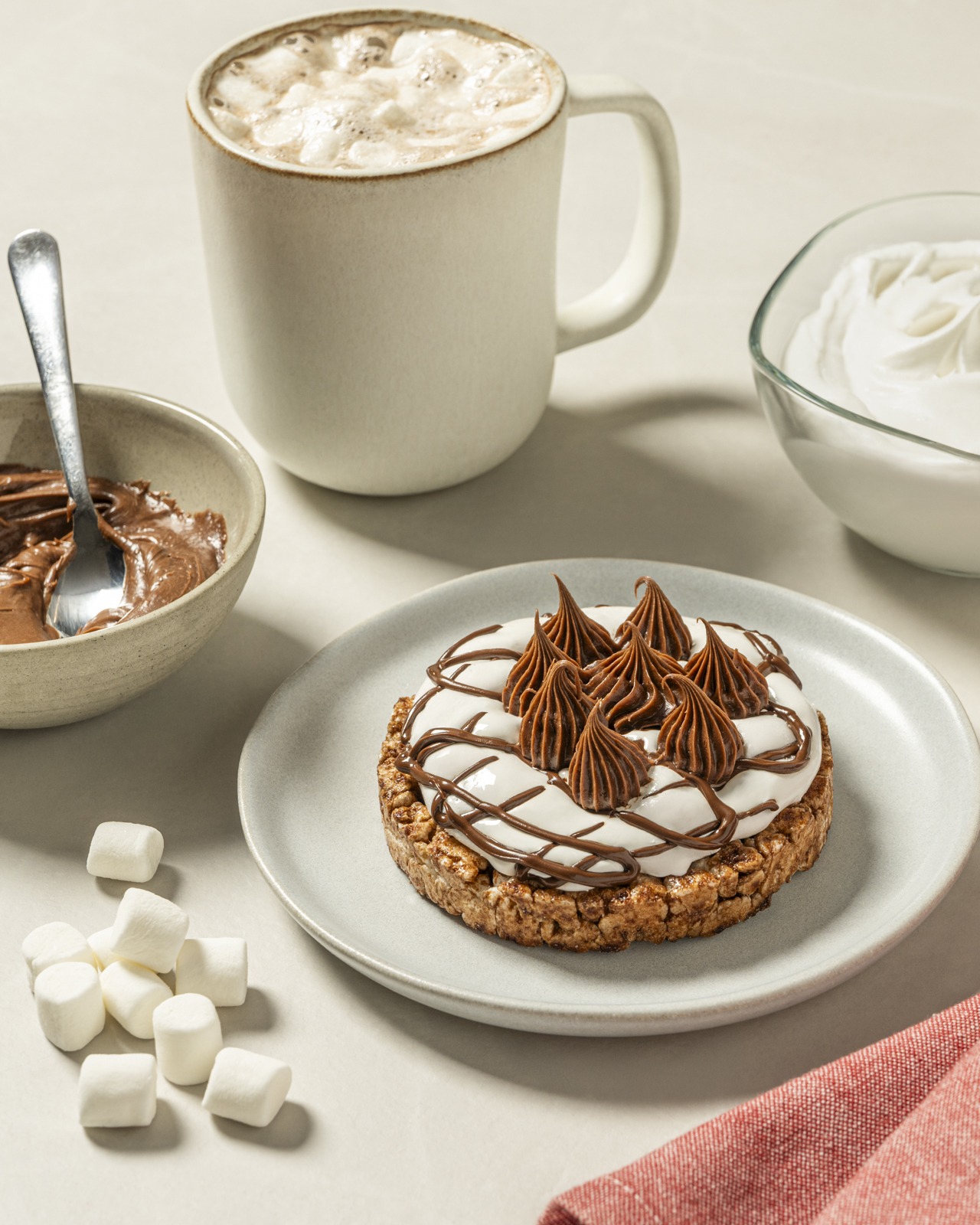 Hot Cocoa & Marshmallow Rice Cake Recipe | Quaker Oats